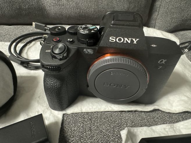 Selling Slightly Used Sony A7IV