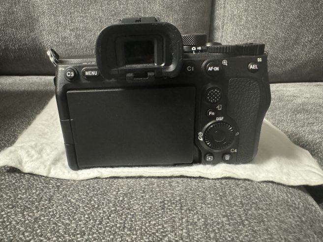 Selling Slightly Used Sony A7IV